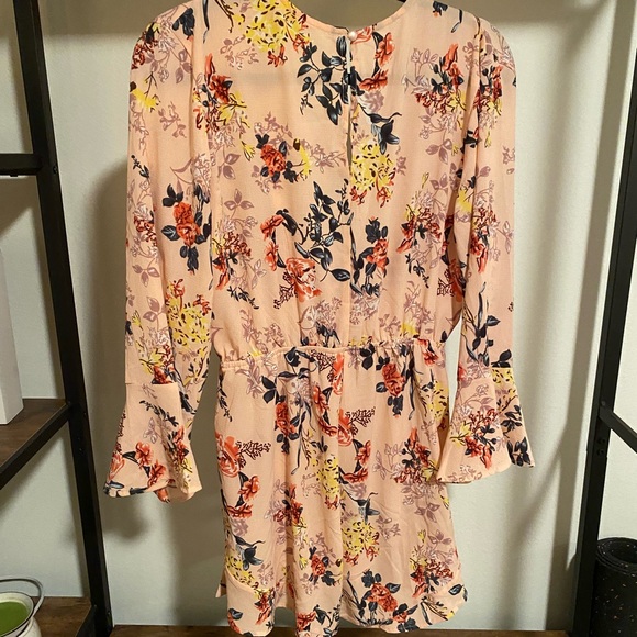 Cute Floral Romper - Picture 2 of 2